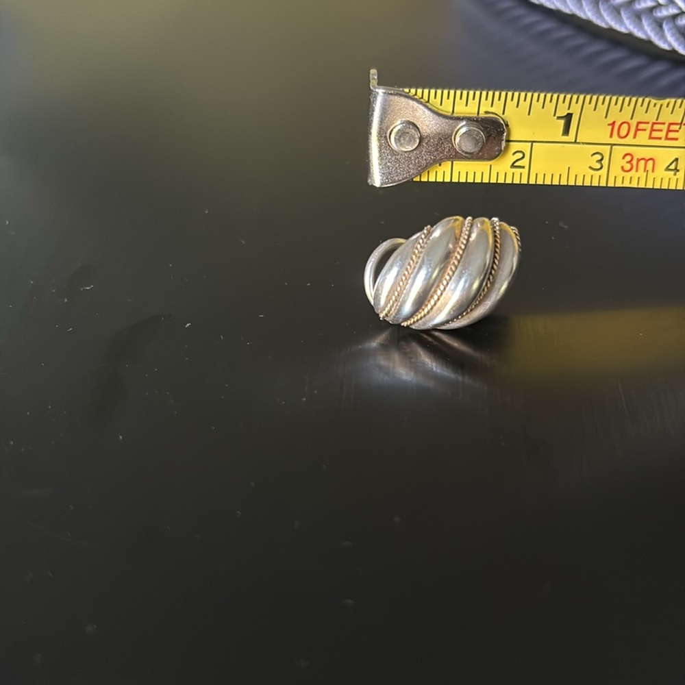 Tiffany and Company, Sterling, silver and 14 karat gold clip on earrings. - Picture 7 of 10